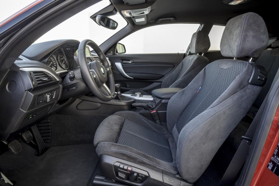  BMW M135i 3-Door 2015 года  (фото 28 из 35)